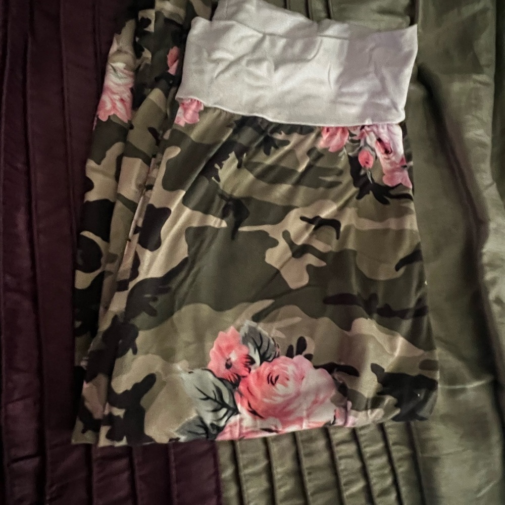 Floral Camouflage Women's Skirt - Women’s XL - Picture 3 of 3